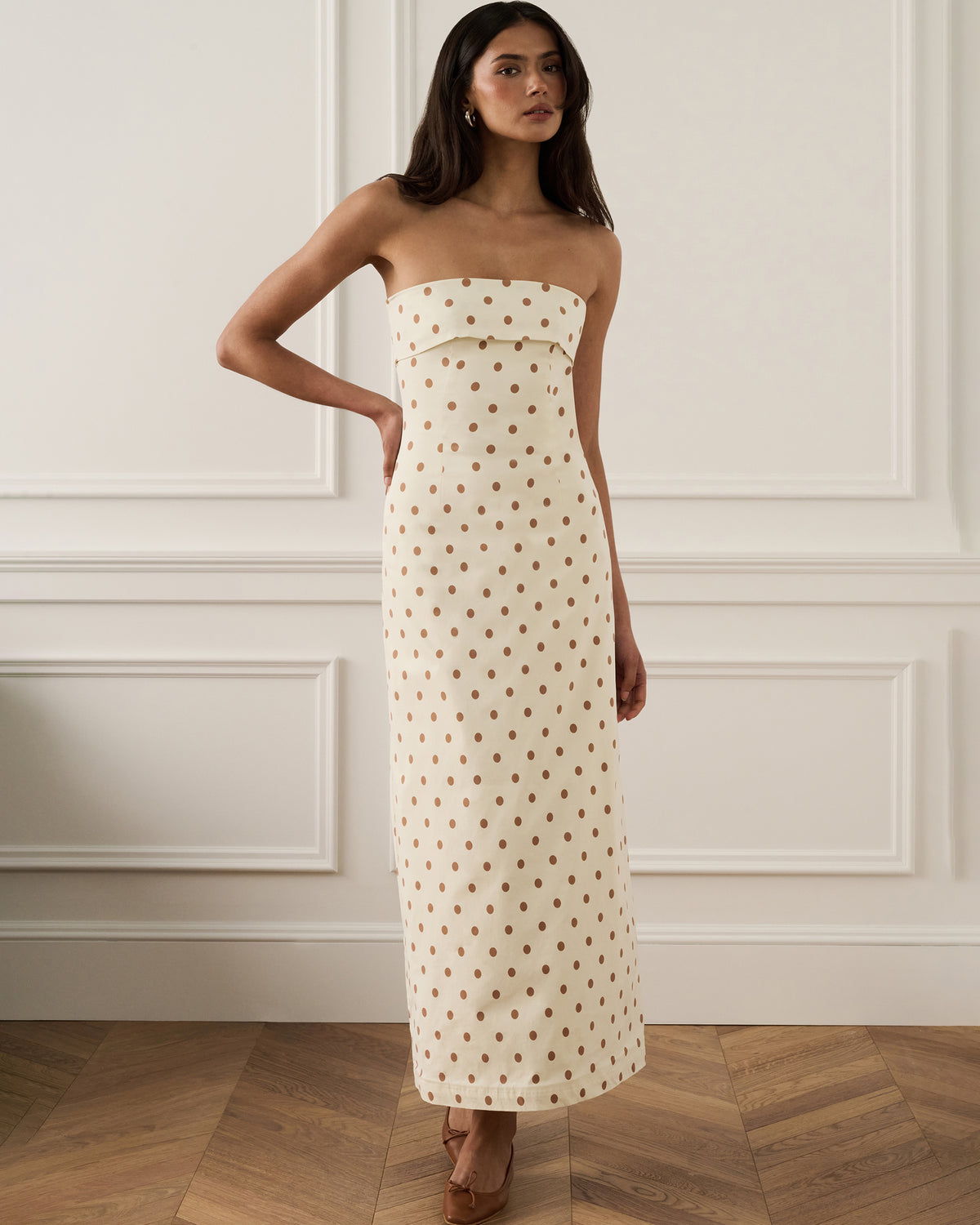 [Ivory/Beige] - Model