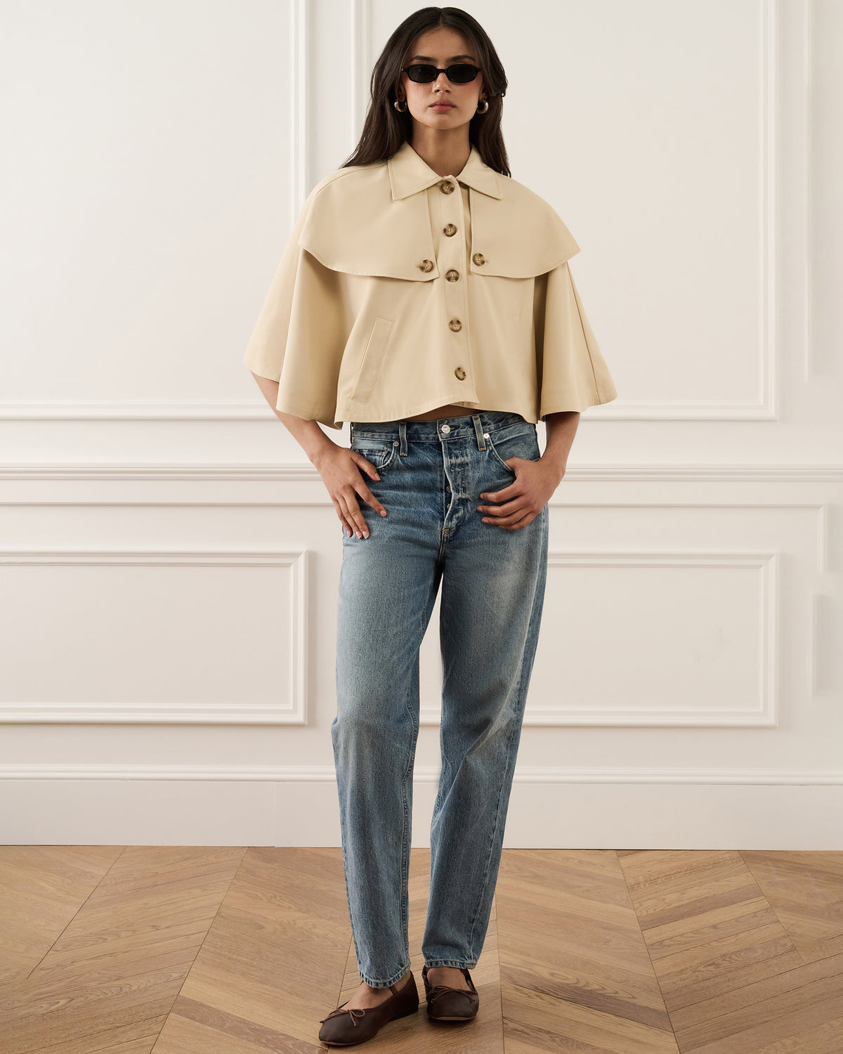 [Beige] - Model